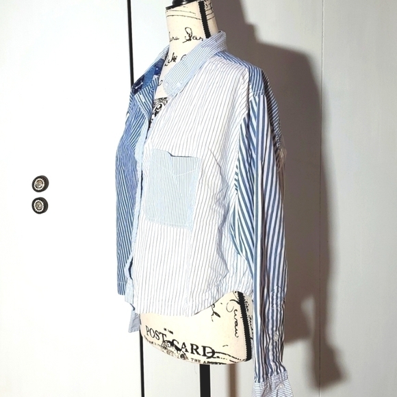 American Eagle- Womens Blue Stripe Pocket Cropped Top Over-sized Sz.Medium - Picture 2 of 5